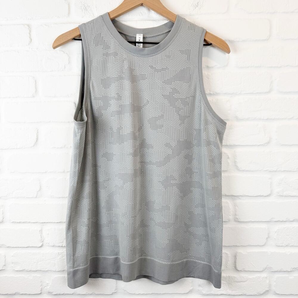 Lululemon Swiftly Breathe Muscle Tank Vented Camo Silver Drop Vapor Gray Size 10